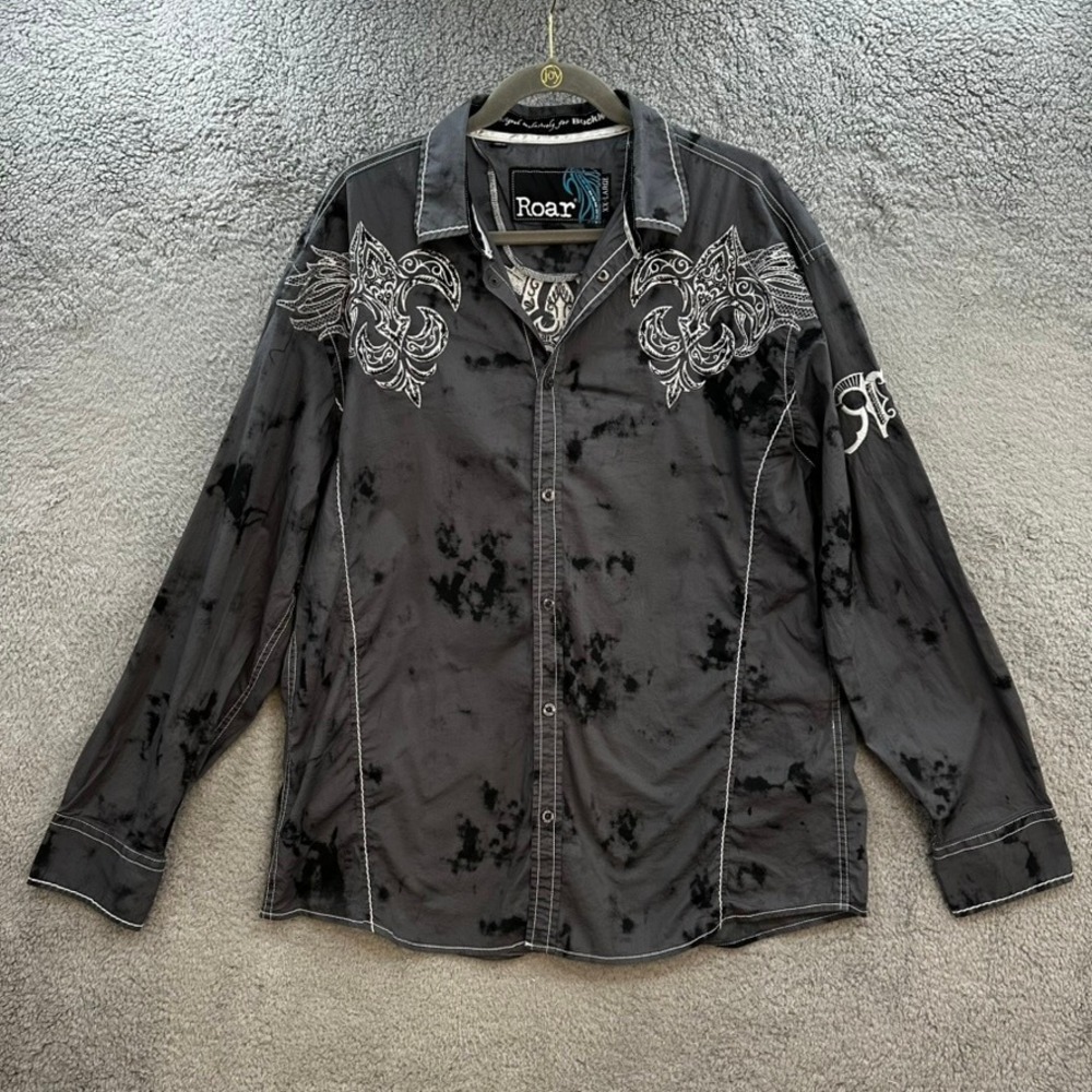 Roar by Buckle Mens 2XL Shirt Black Grey Tie Dye Fleur De Lis Embroidered EUC